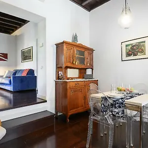 Delizioso A Campo De' Fiori Apartment Rome